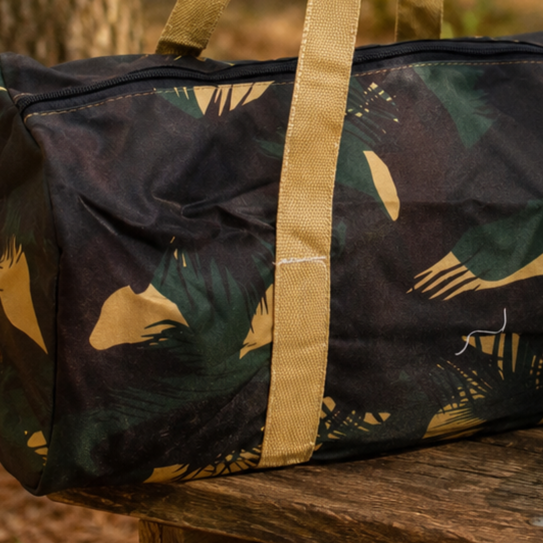 18-Inch Woodland Camouflage Zippered Tote Bag – Soft-Sided Travel, Gym, Camping and Storage Bag with Long Shoulder Handles and Reinforced Bottom
