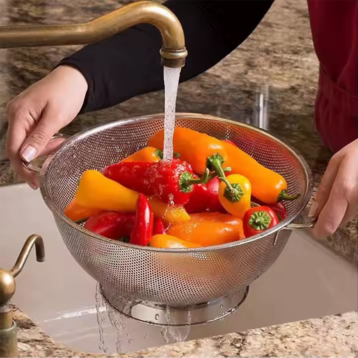 Fine Mesh Kitchen Strainer | Stainless Steel | 7" Top Diameter | 3" Height | Versatile Usage | Ergonomic Handles | Ideal for Straining, Draining, Steaming