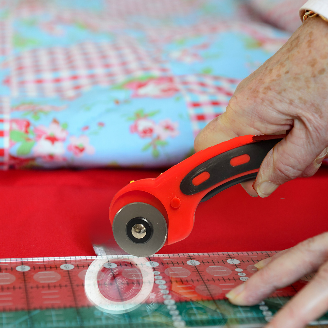 5.5" (14 cm) Safety Lock Rotary Cutter | Plastic Body & Stainless Steel Blade | Ideal for Crafting & School Art Projects | Precise Cuts with 1.75" (4.4 cm) Blade